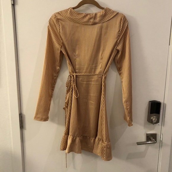 GB Wrap Ruffle Dress - Picture 5 of 6